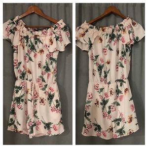 🛍 $20 or 2/$30 Gorgeous Feminine Romper